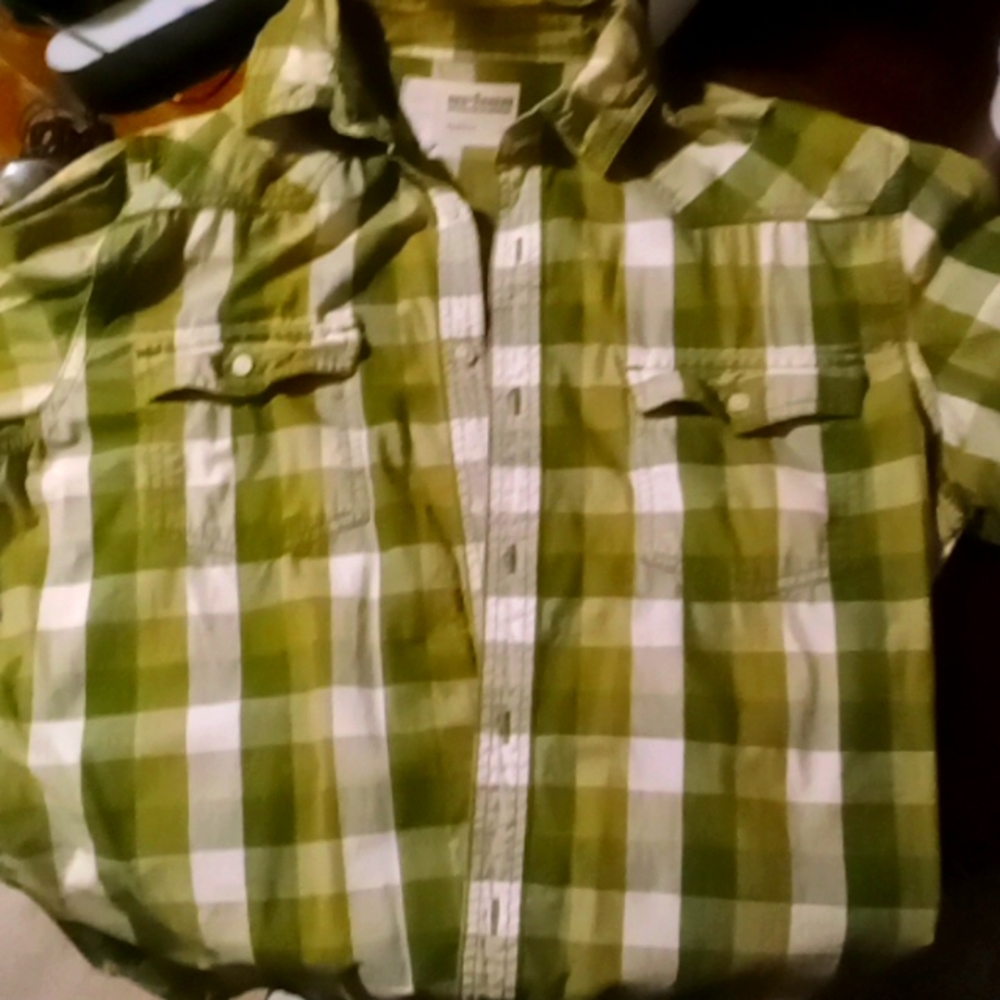 Button up - Picture 2 of 2